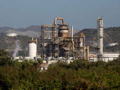 
      
      Venezuela passes oil reforms, opens doors to foreign firms
      
      