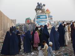 
      
      Displaced Tirah valley families protest in Bara over delay in tra
      
      
