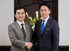 
      
      S Korea, Japan agree to resume bilateral naval exercises
      
      
