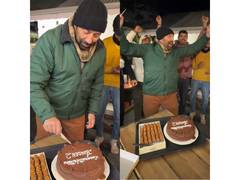 
      
      Sunny Deol cuts cake, dances in joy to celebrate 'Border 2'
      
      