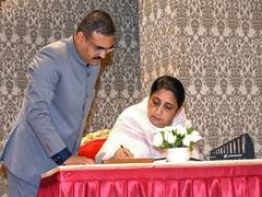 
      
      Samaana raises concerns over Sunetra Pawar's appointment
      
      
