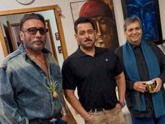 
    Salman Khan joins Jackie Shroff's intimate birthday celebrations
    