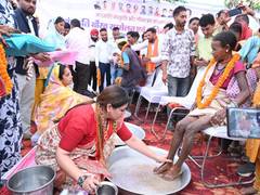 
      
      Chhattisgarh: MLA Bhawna Bohra felicitates 66 tribal members on t
      
      