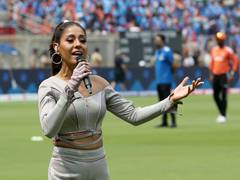 
      
      Sunidhi Chauhan on 