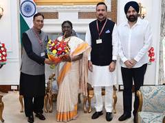 
      
      NC MPs meet President Murmu, press for Jammu Kashmir statehood
      
      