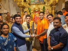 
      
      Gambhir, SuryaKumar offer prayers at Shree Siddhivinayak Temple 
      
      
