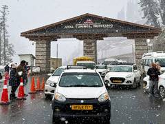 
      
      Over thousand vehicles and approx 50 tourists stranded in Manali
      
      