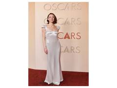 
      
      Oscars 2026 : Emma Stone brings shimmer to red carpet 
      
      