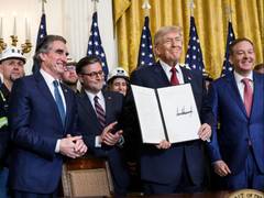 
      
      Oil industry leaders warn Trump administration of fuel crunch 
      
      