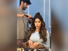 
    Janhvi, Varun mourn demise of celebrity hairstylist Marce
    