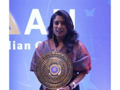 
      
      Mithali credits mentors after BCCI Lifetime Achievement honour
      
      