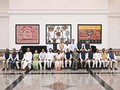 
      
      President Murmu hosts parliamentarians for breakfast
      
      