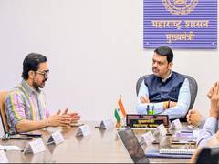 
    Aamir Khan, Kiran Rao meet Maharashtra CM Devendra Fadnavis
    