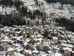 
      
      Himachal: BRO snow clearance Op underway in Manali
      
      