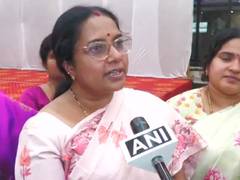 
      
      Tamil Nadu: Opposition AIADMK protests against DMK ahead of polls
      
      