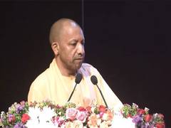 
      
      Yogi Adityanath provides Rs 1 Lakh aid to Kailash pilgrims
      
      