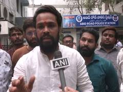 
      
      Complaint filed in Hyderabad against ‘Sarke Chunar Teri Sarke’
      
      
