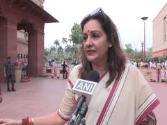 
      
      Priyanka Chaturvedi slams Kangana Ranaut
      
      