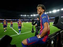 
      
      Barcelona thrash Newcastle, Liverpool cruise into UCL quarters
      
      