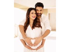 
      
      Divyanka Tripathi announces pregnancy
      
      