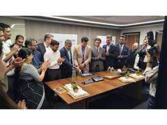 
      
      Axis Max Life and Saarathi Finance Announce Strategic
      
      