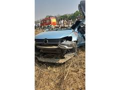 
      
      Three killed,  one injured in car accident on Pune-Mumbai express
      
      