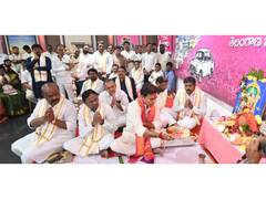 
      
      KT Rama Rao takes part in Ugadi  Panchanga Sravanam
      
      