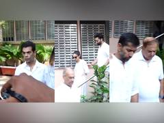 
      
      B-town celebs attend Manish Malhotra’s mother’s funeral
      
      