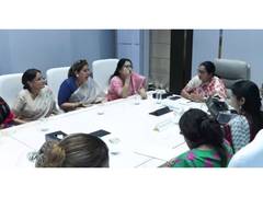 
      
      Delhi CM meets transgender community ahead of the budget session
      
      