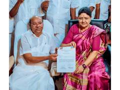 
      
      Sasikala, S Ramadoss join hands for Tamil Nadu, Puducherry polls
      
      