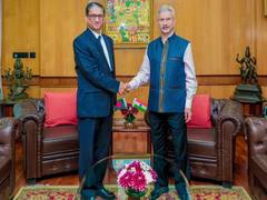 
      
      EAM Jaishankar meets Bangladesh High Commissioner to boost ties
      
      