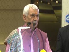 
      
      J&K LG Manoj Sinha extends Eid-ul-Fitr Greetings
      
      