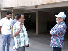 
      
      Annu Kapoor meets a special fan from Bareilly
      
      