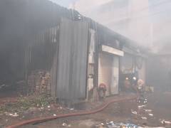 
      
      Fire breaks out at garage in Indore, several vehicles damaged
      
      