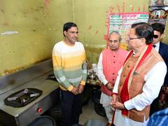 
      
      Uttarakhand CM visits restaurant, enquires about gas supply
      
      