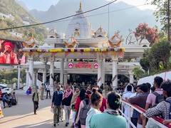 
      
      Katra sees massive footfall at Vaishno Devi
      
      