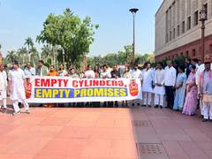 
      
      Opposition MPs hold protest in Parliament premises over LPG
      
      