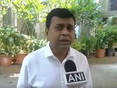 
      
      DMK backs Hassan's decision not to contest polls
      
      