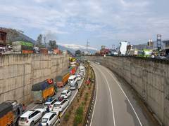 
      
      J-K: Vehicular traffic disrupted on NH-44 due to boulders
      
      