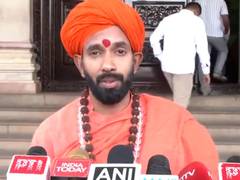 
      
      Swamijis of 32 Backward Communities demand Shivakumar be made CM
      
      