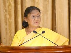 
      
      Prez Murmu meets Engineering Service, Indian Economic officers
      
      