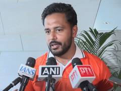 
      
      Harmanpreet Singh reacts meeting with Virat Kohli
      
      