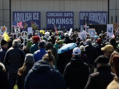 
      
      US: No Kings protests sweep nation over Trump policies, Iran war
      
      