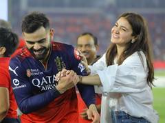 
      
      Virat Kohli blows flying kiss to Anushka after RCB win over SRH
      
      