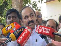 
      
      Kerala LoP VD Satheesan challenges CM Pinarayi Vijayan for 'open
      
      