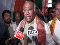 
      
      Assam polls: Congress announces five gurantees, including justice
      
      