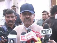 
      
      Maharashtra CM assures impartial investigation in Kharat case
      
      