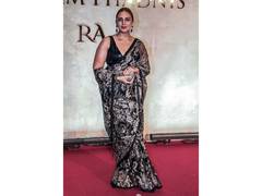 
      
      Huma Qureshi receives a shout out from Zack Snyder
      
      