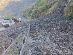 
      
      Landslide at Ramban blocks Jammu-Srinagar National Highway
      
      
