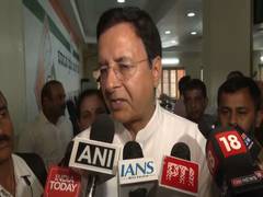 
      
      Randeep Surjewala slams Centre over falling value of rupee
      
      